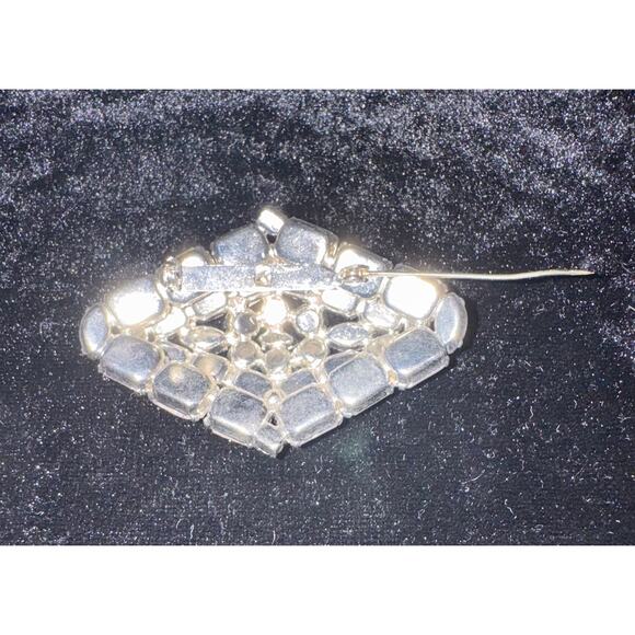 Vintage Art Deco Brooch Silver and Rhinestones Pin Closure Diamond Shape - Picture 4 of 6